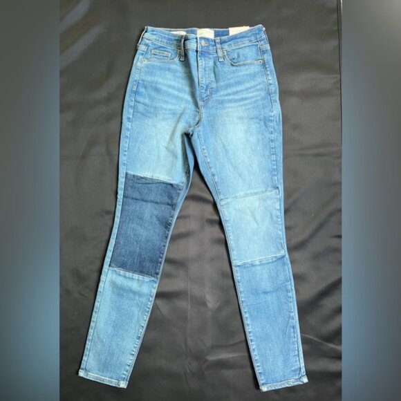 NWT Universal Thread High Rise Skinny Patched Jeans FITTED HIP & THIGH Size 4 - Picture 4 of 8